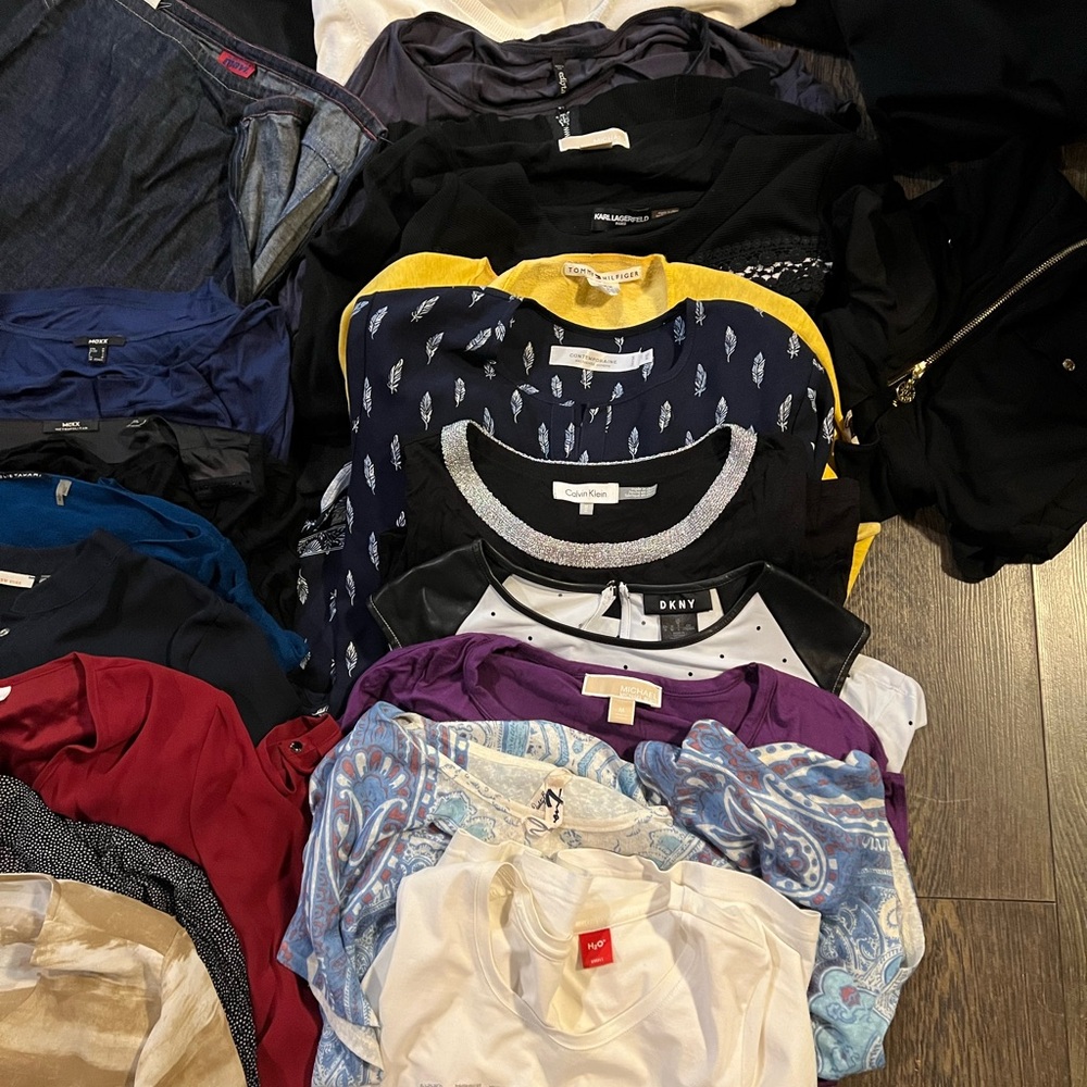 Assorted Clothing Bundle - Picture 7 of 7